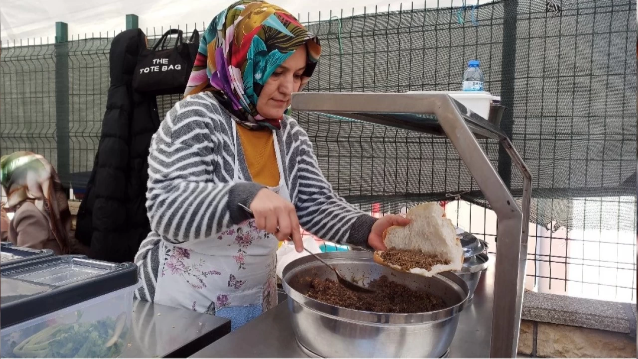 Evde yaptığı yemekler geçim kaynağı oldu