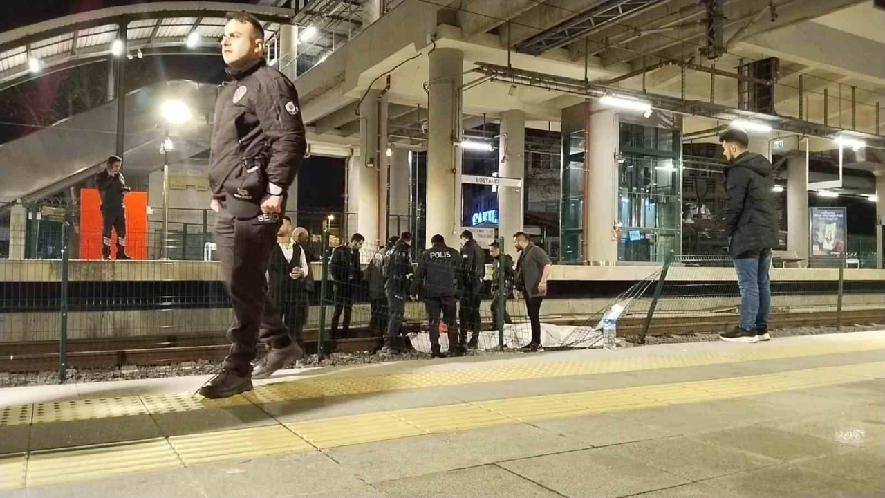 Gece kulübünde kavga eden alkollü şahıs, Marmaray'dan atlayarak intihar etti