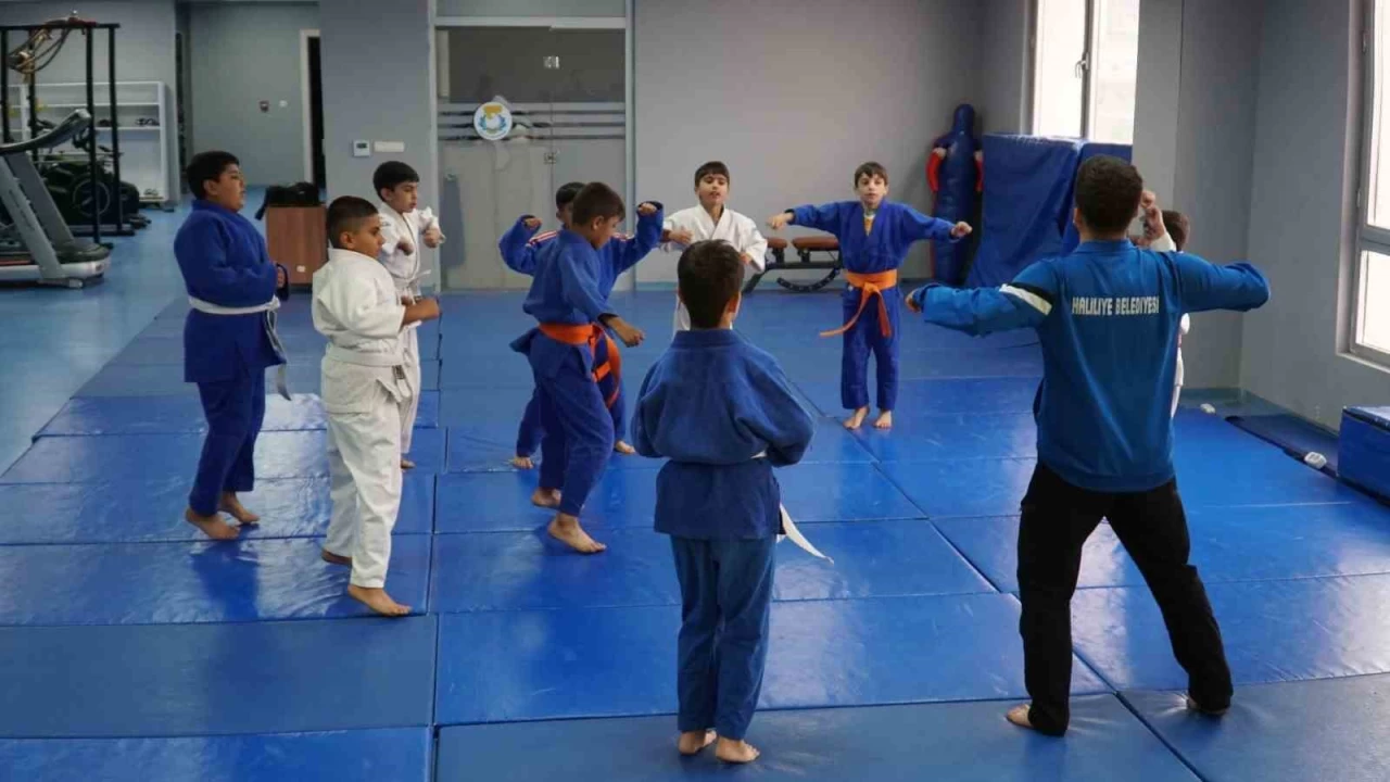 Genlerden tekvando ve judo kurslarna youn ilgi