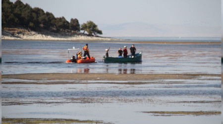 Gölde 20 saat kayboldu, sağ bulundu