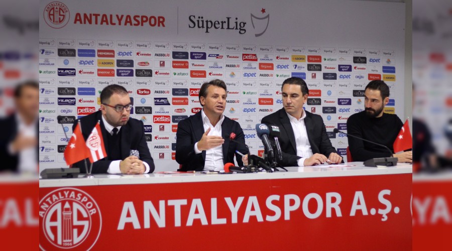 İmzayı attı, çalışmalara başladı