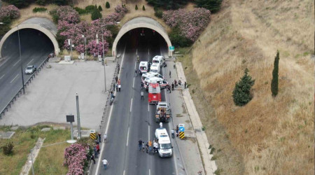 İzmir'de tünelde tır yandı, 17 kişi dumandan etkilendi
