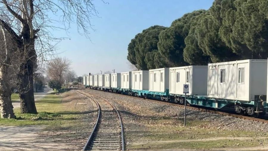 İzmir'deki konteynerler deprem bölgesine gönderildi