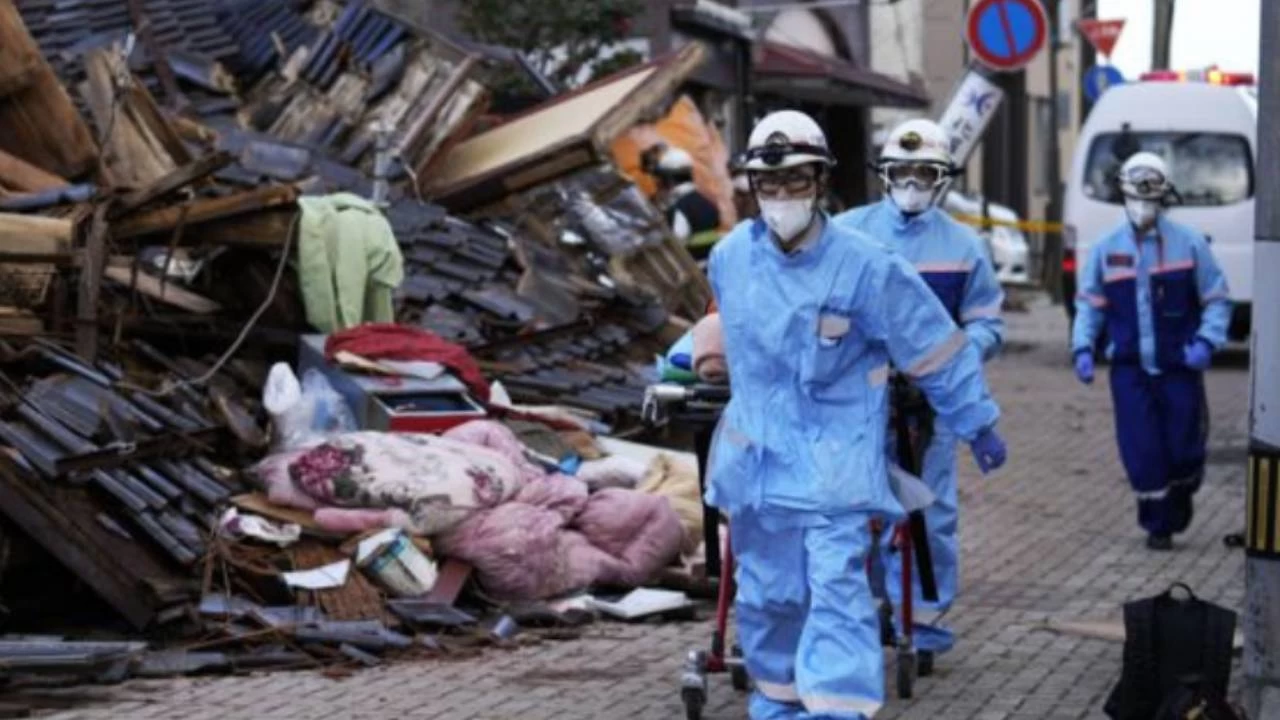 Japonya'daki depremlerde ölü sayısı 215'e yükseldi