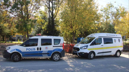 Kayseri'de cami bahçesinde bir kişi bıçaklandı