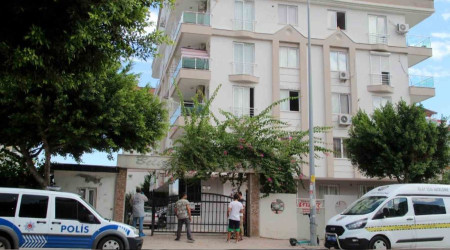 Kazakistan uyruklu kadın evinde ölü bulundu