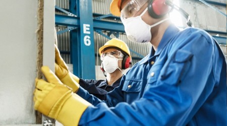 Krediler dövize yöneldi