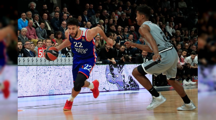 Lider Efes'e Fransz rakip