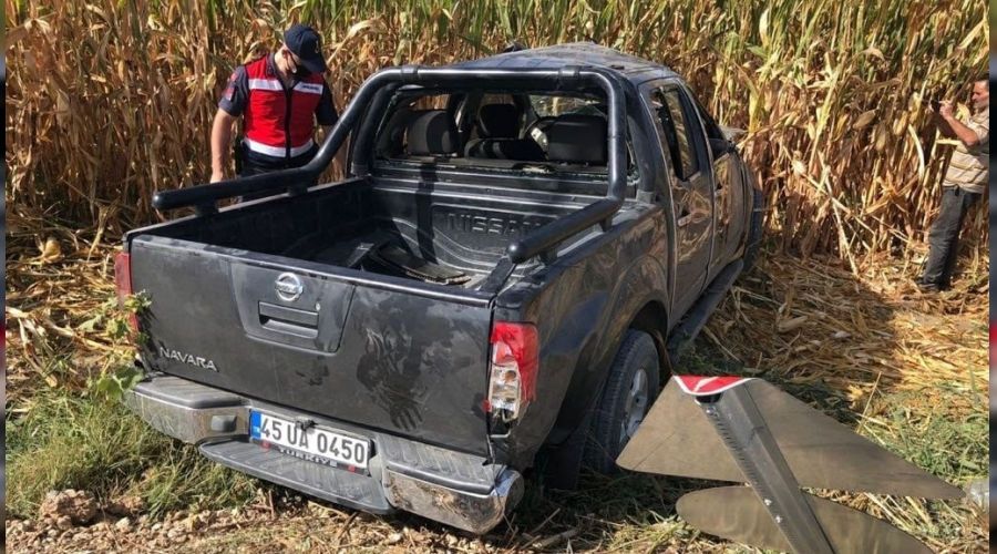 Manisa'da otomobil tarlaya uçtu: 4 yaralı