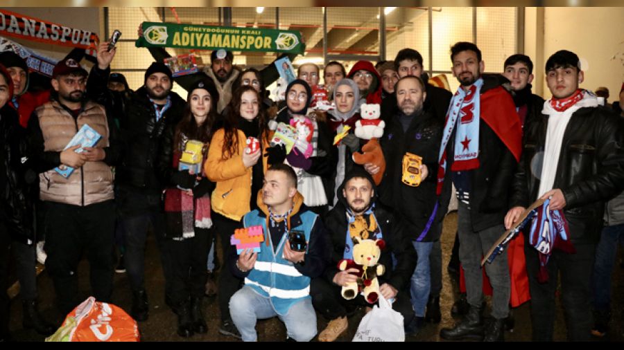 Oyuncaklar depremzede çocuklara gönderildi