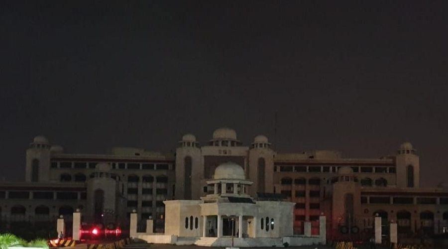 Pakistan'da 1 saatlik karanlk