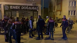 Polisten kaarken kazaya neden oldu: 2'si polis 4 yaral