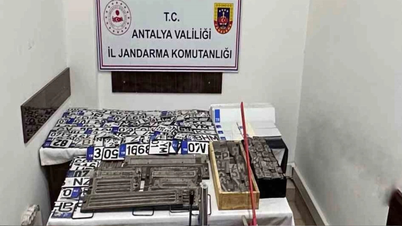 Sahte plaka atölyesine jandarmadan operasyon