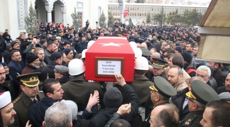 Şehitlerimiz toprağa verildi