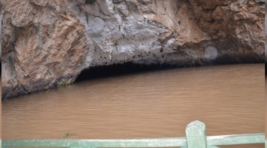 Sel suları Altınbeşik Mağarası'nın girişini kapattı