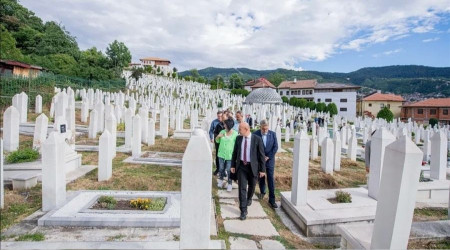 Soyer ve İzmir heyeti Srebrenitsa'yı anacak