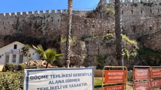 Tarihi Kaleiçi surları çökme tehlikesiyle karşı karşıya