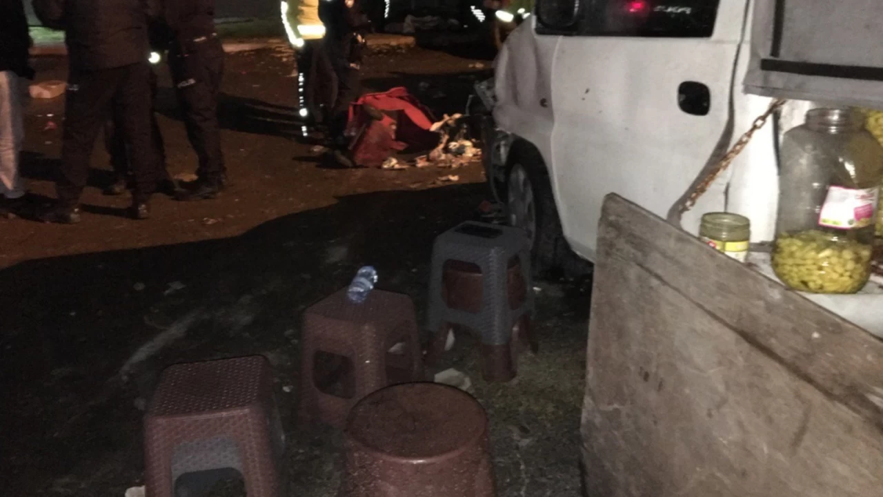 Tır, köfte yiyen müşterilerin arasına daldı: 5 yaralı