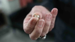 Tırnaktan bile küçük, görenleri hayrete düşürüyor