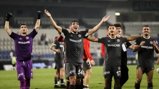 Tolunay Kafkas ilk sınavında