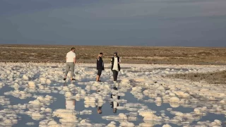 Tuz Gölü'nde sular çekildi, Pamukkale travertenlerini andırdı