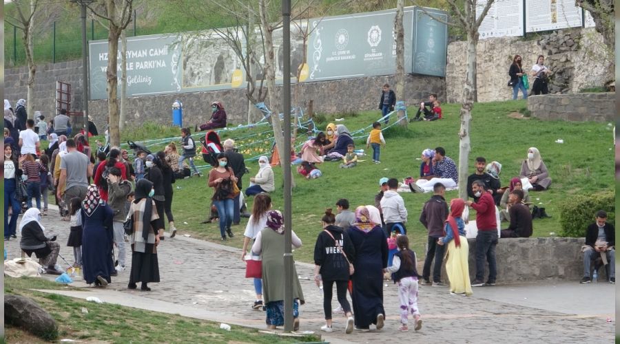 Vakaların arttığı Diyarbakır'da kurallar hiçe sayıldı