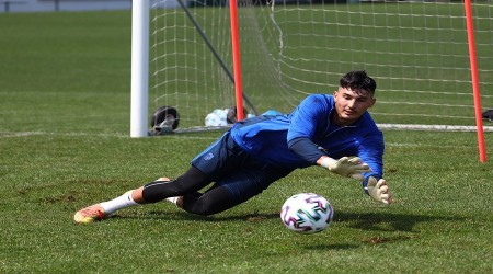 "Yeni sezonda tüm kupalara talibiz"