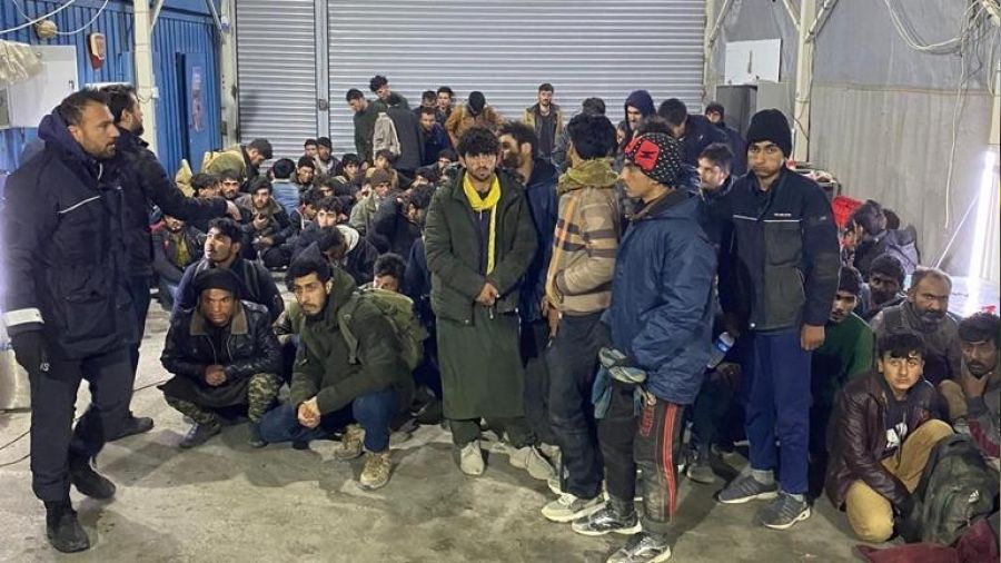 Ağrı'da 113 düzensiz göçmen yakalandı