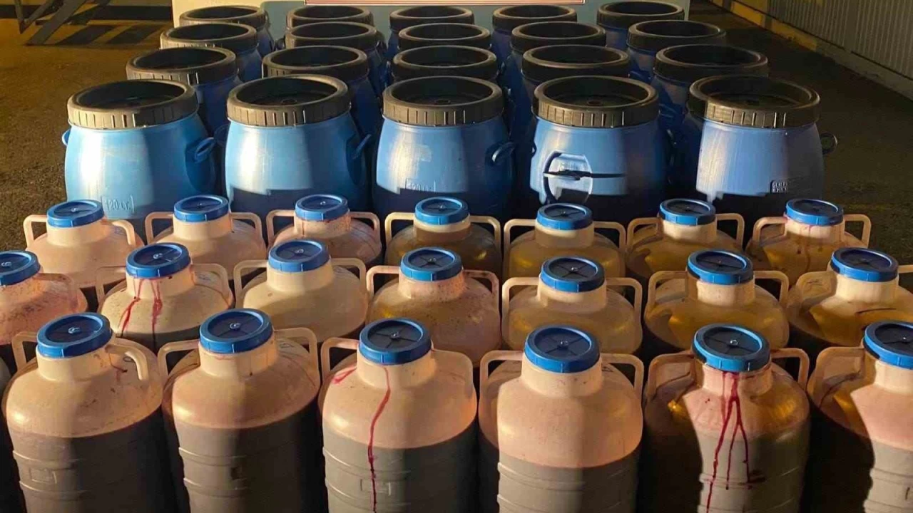 Antalya'da 4 bin litre kaçak ve sahte alkol ele geçirildi