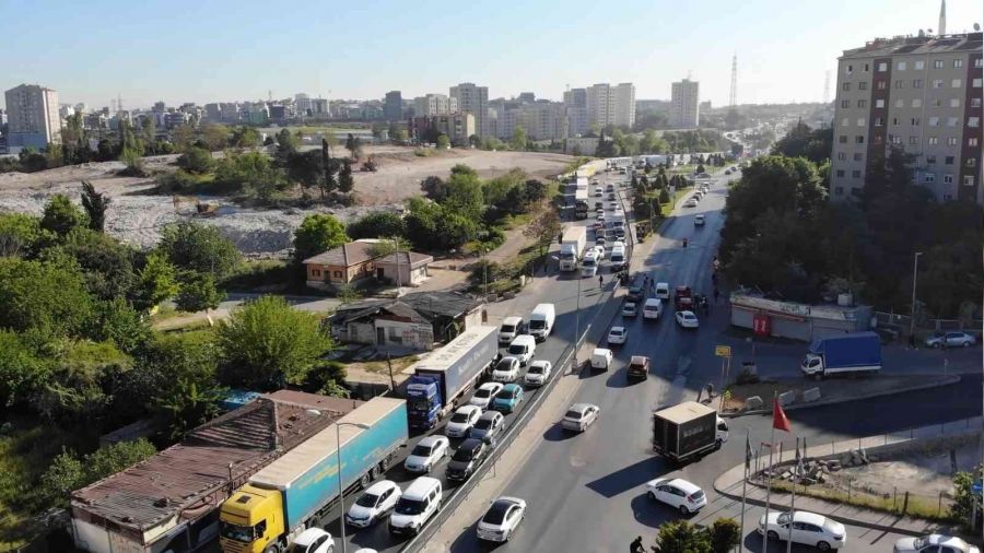 Ataehir'de yolu kilitleyen tr trafii 10 gndr devam ediyor