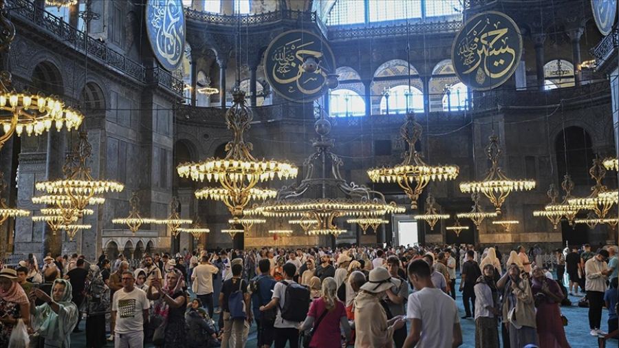 Ayasofya 3 yılda yaklaşık 21 milyon ziyaretçiyi ağırladı