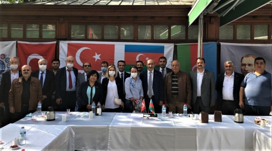 Azerbaycan'a destek sürüyor