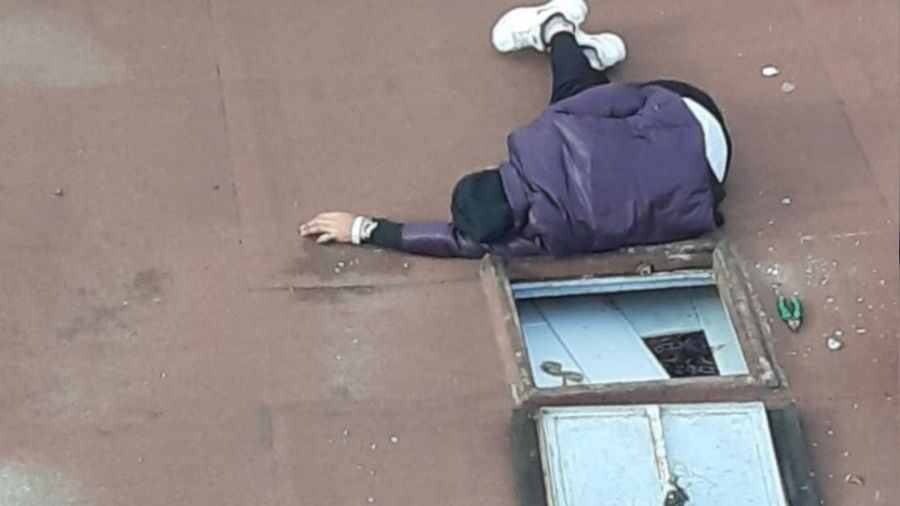 Bandırma'da hırsız çatıda uyuyakaldı