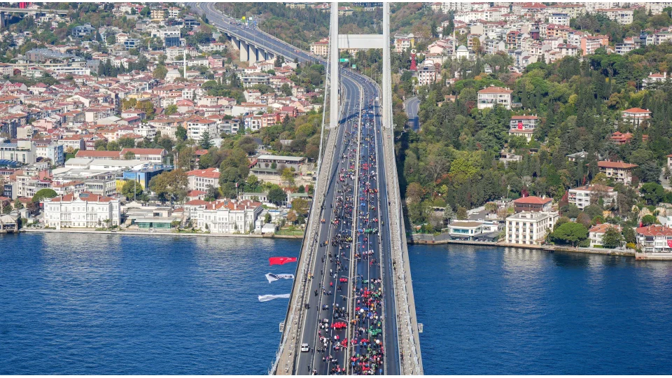 Boğaz Köprüsü'nü yürüyerek ya da koşarak geçmek istiyorsanız...