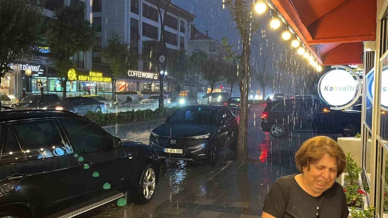 Bolu'da sağanak hayatı felç etti