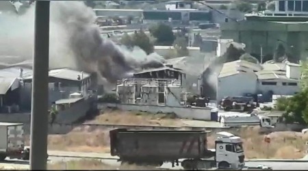 Boya fabrikası alevlere teslim oldu