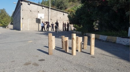 Bu da itfaiyecilerin hortum bowlingi