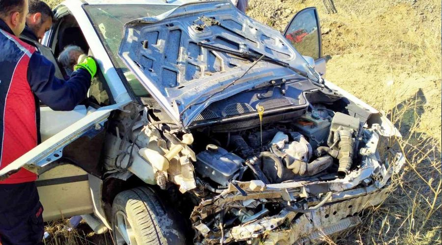 Bu sefer gerçekten domuz çarptı: 2 yaralı