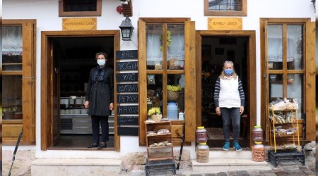 Bu sokaktaki tüm esnaf kadın