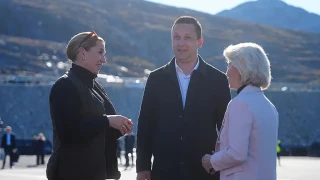Bu yıl Davos’taki Dünya Ekonomik Forumu yıllık toplantısında konuşan von der Leyen, AB’nin Arktik güvenliği artırmak için Grönland’a büyük yatırım hamlesi üzerinde çalıştığını söyledi