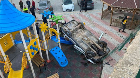 Bursa'da çocuk parkında faciadan dönüldü