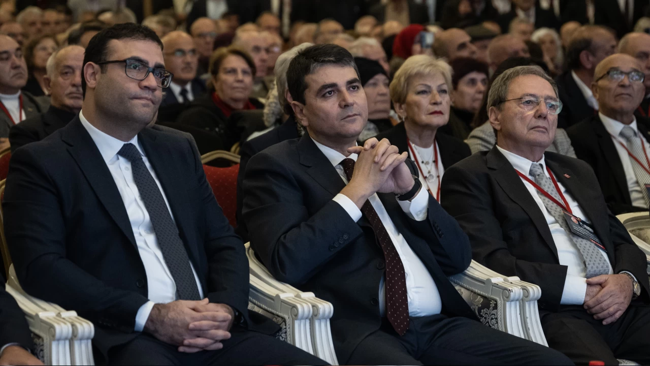 Demokrat Parti Genel Bakanlna Gltekin Uysal yeniden seildi