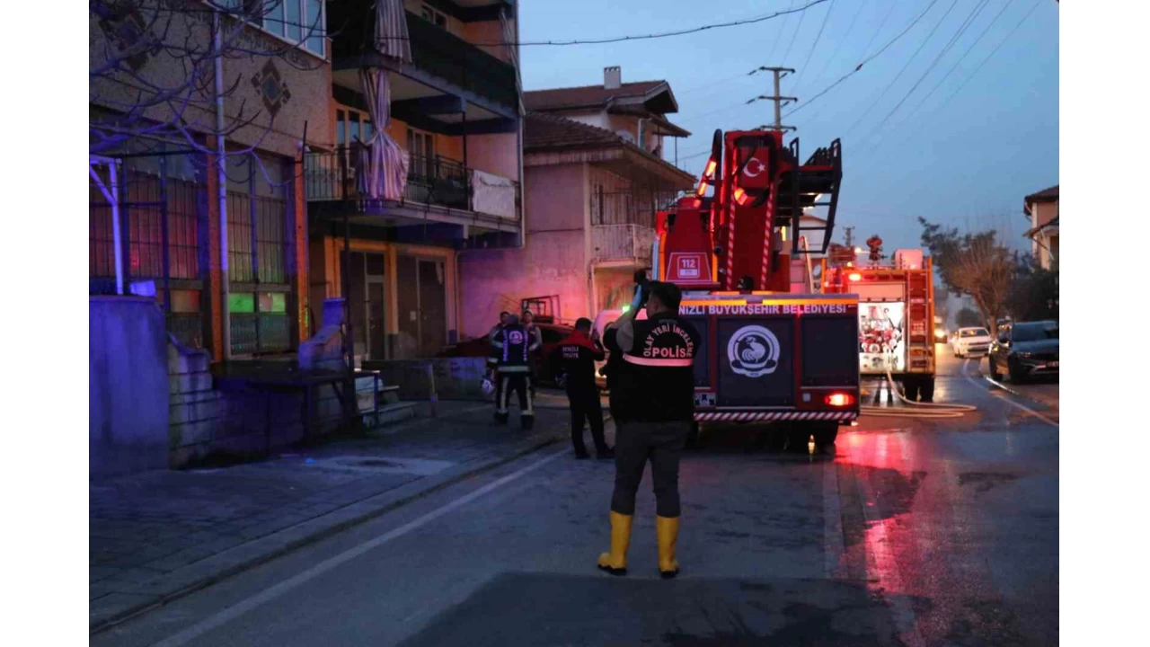 Denizli'deki yangnda ocuklarn kurtaran anne hayatn kaybetti