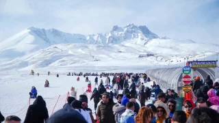 Erciyes'e hafta sonu ziyaretçi akını