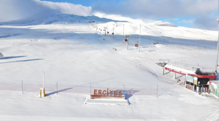 Erciyes'te sezona kar engeli