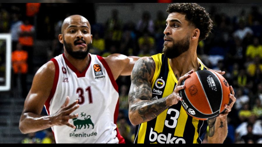 Fenerbahçe galibiyetle başladı