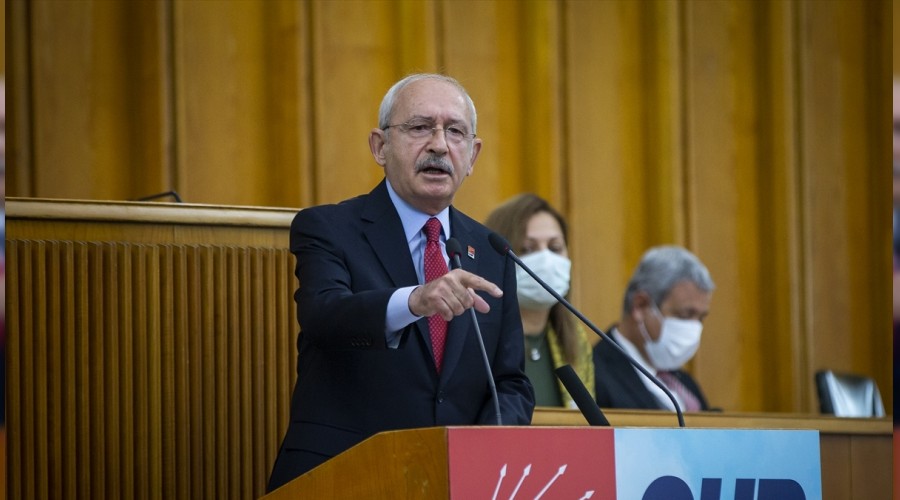 'Fettah Tamince niye protokol masasında?'