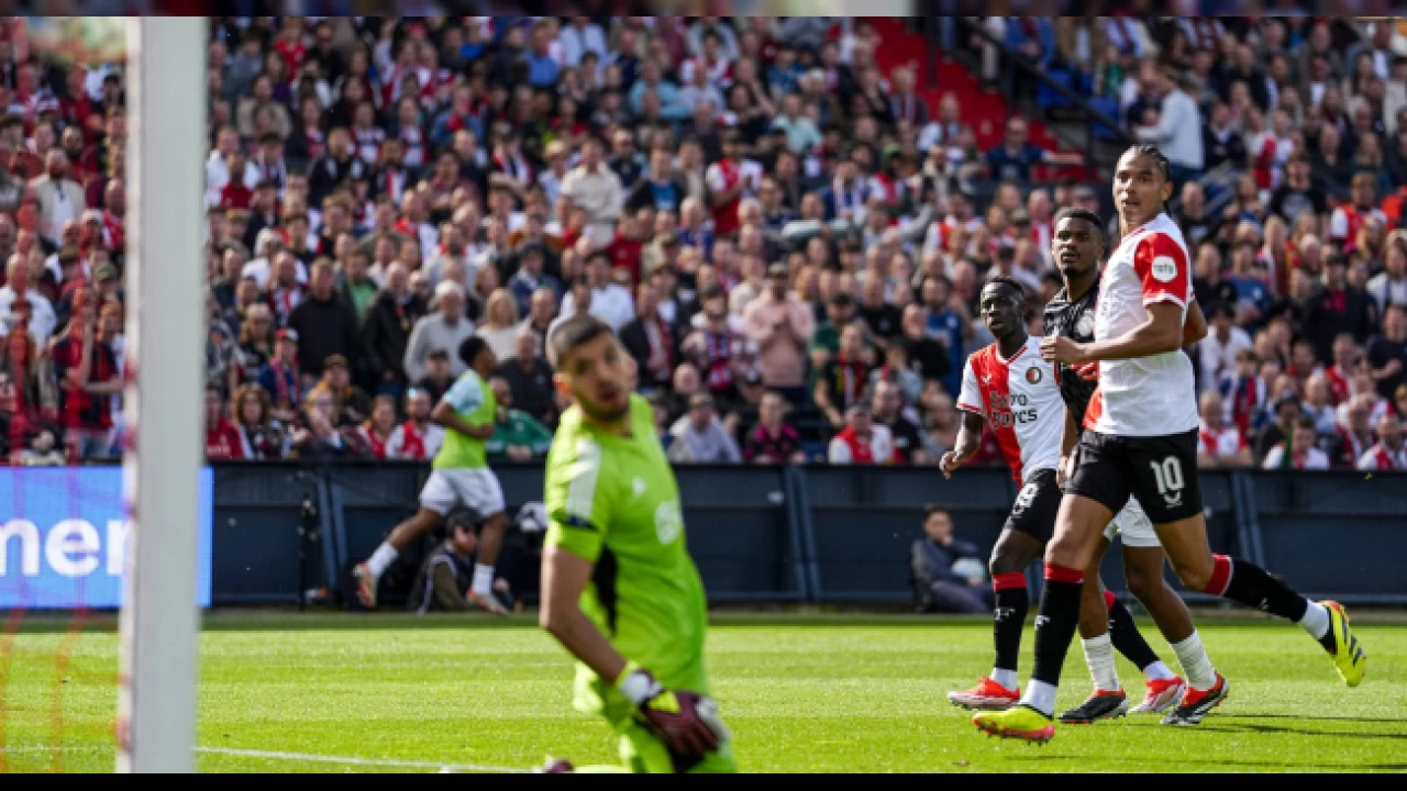 Feyenoord Ajax' darmadan etti 