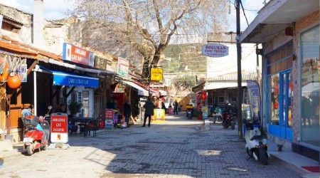 Foça'da esnaf yaz turizmine hazırlanıyor