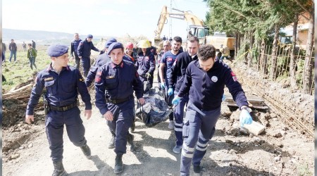 Göçük altında kalan işçi hayatını kaybetti